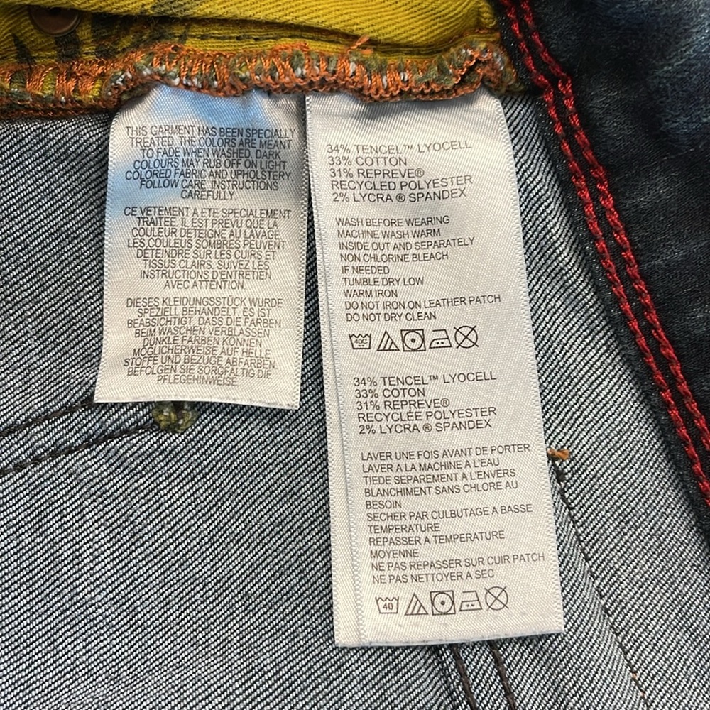 Men’s 36/34 Tommy Bahama relaxed fit jeans - Picture 6 of 6